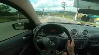 ROLÊ DE CARRO BAIXO ESCUTANDO MÚSICAS