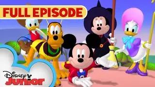 Mickey Mouse Halloween Party 🎃 Funny Costume & Candy Fun!
