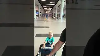 Airport fast track🤣 #airport #crazy #fasttrack