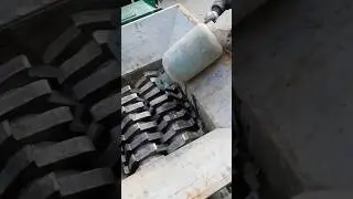 Powerful Industrial Shredder Crushing Everything in Seconds