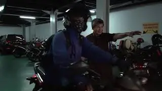 Percetakan PrimaGraphia tempat parkirnya SELUAAAAAS ini?
