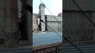 Интересный элеватор из окна вагона пассажирского железнодорожного поезда #interesting #the #travel