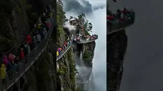 Momen Mengerikan! Tebing Curam Longsor, Bikin Heboh 😱 | Landslide Disaster #shorts #landslide