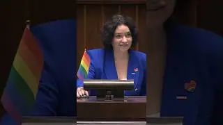 Prowokacja w Sejmie?!  Żukowska z flagą LGBT na m&oacute;wnicy. Koniec szacunku dla Izby?