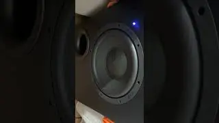 SVS PB-1000 &ndash; c&acirc;t de mult se mișcă difuzorul la bass extrem?