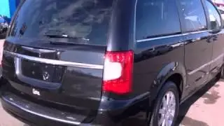 2013 Chrysler Town & Stockton IL 61085