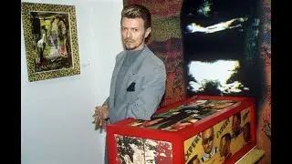 David Bowie - INSIDE THE CORK STREET EXHIBITION - Private Footage - London - April 1995