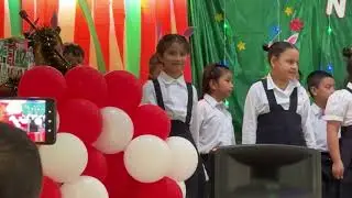 De esta manera mis hijas celebran la navidad en la escuela