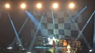 CHEAP TRICK- Rick Nielson Guitar Solo 4/25