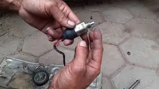 Perbaikan lampu mundur atau lampu parkir yang mati