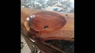 Pia de tronco. #madeira #tronco #madeiradedemolicao #wood #art #r&uacute;stico #trabalho #joaopessoa
