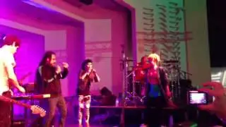 BOMBA ESTEREO ft ITAGUI de LOCOS POR JUANA & ZUZUKA Miatown