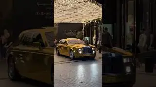 दुबई के सड़कों पर दौड़ती सोने के कार Gold cars plying the streets of Dubai #gold cars