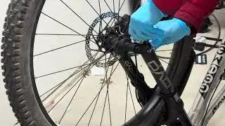 How to fix a stuck  rebound dial (DVO)
