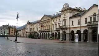 Aosta centro Piazza Emile Chanoux  - Test Panasonic gx80 / 85  30p 4k ultra hd