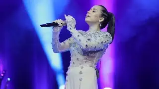 Tuğba Yurt - Delidir (Harbiye Açıkhava Canlı Performans)