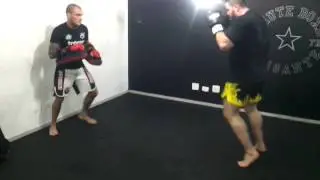 Academia Chute Boxe Tragante/ Treino  com Thai Pad