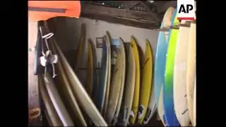 El Salvador looks to surfing to rebuild war-torn economy