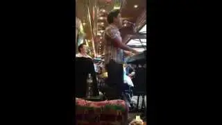 Latin Trio de el Carnival Glory