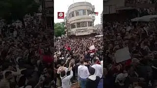 تظاهرات بدوار العمارة في مدينة جبلة واللاذقية، ترفع شعارات تحيي الأمن العام والحكومة السورية