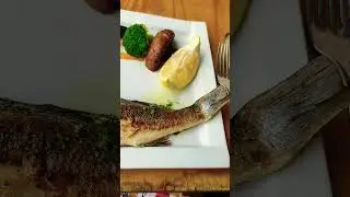 Loup de mer🦈 Poisson frais #loscarine resto super sympas en bord de mer... ❤️ #m&egrave;ze #france
