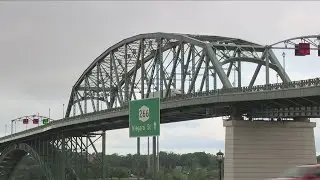 Man driving a stolen BMW arrested at the Peace Bridge