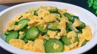 Жареные огурцы с яйцом: Вкуснее, чем в ресторане!