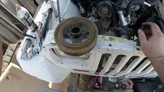 Jeep YJ 1990 4.2L 5-ступенчатая коробка передач, снятие демпфера гармоник и замена главного сальника