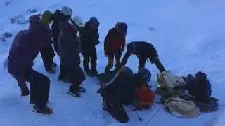 Helicopter Rescue GUARDIA CIVIL fantastic approach emergency helicopter rescue mountain accident