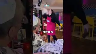 Первые три человека в закусочной Карен