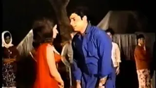 Ek jaanib shama-e-mehfil