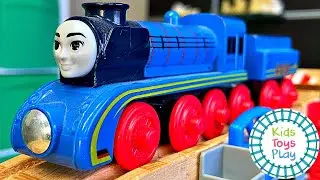 Thomas & Friends Wooden Railway Train Races | Thomas the Train Jumping Competition