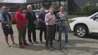 Candidate for IL governor Ted Dabrowski&nbsp;criticizes Pritzker during presser outside Broadview ICE fac