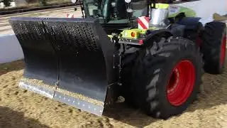 CLAAS Xerion 5000 Trac VC a Grouser