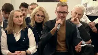 Фурсенко открыто закидывается