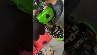 Installing Sprint Filter  p08 2023 Zx10R