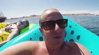 VeeLog #1 - On a boat