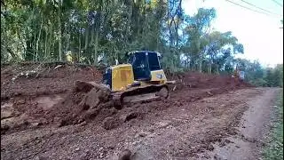 CAT D4 trator de esteiras alargando estrada