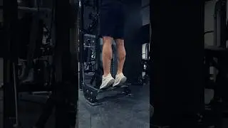 Sakta men s&auml;kert b&ouml;rjar det komma fram lite muskler p&aring; vaderna&hellip; #gym #fitness #motivation
