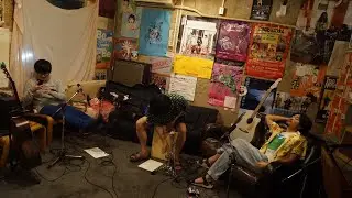 Muddy Days (acoustic set) : Our House Your Home