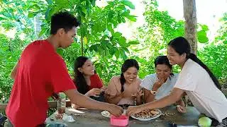 Enjoying eating crabs with pure coconut vinegar #provincelife