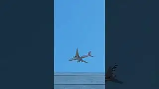 American Airlines Boeing 777-223(ER) (N755AN) Departing from Miami to New York-JFK as AA2381 #shorts