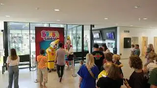 Feestelijke premi&egrave;re van de Bumba show &lsquo;Het Verjaardagsboek&rsquo;