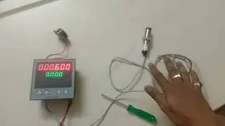 Batch counter with diffuse beam sensor.