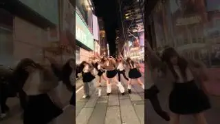 Ditto is the perfect winter song 🕰️🐰 #newjeans #ditto #kpop #shorts #kpopdance