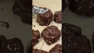Let&rsquo;s make chocolate clusters
