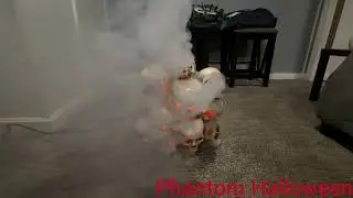 Fogging Skull Pile (w/ fog) - Phantom Halloween