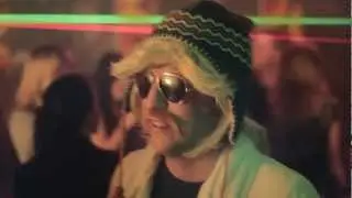 Barry Badpak - De Motorboot (Official Video)