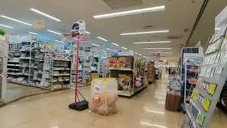 ピアゴ上和田店　エスカレーター　下り