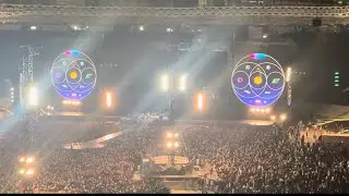 Coldplay jakarta baca bacain request :))